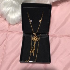 Necklace & Earring jewelry set!!